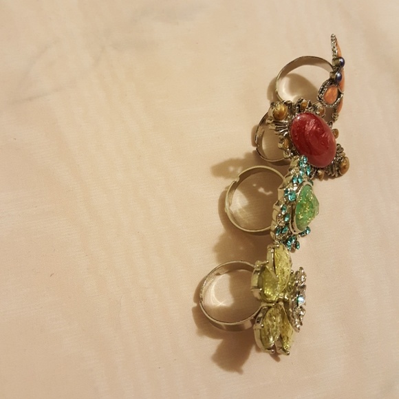 4 new Beautiful colourful rings - Picture 2 of 3